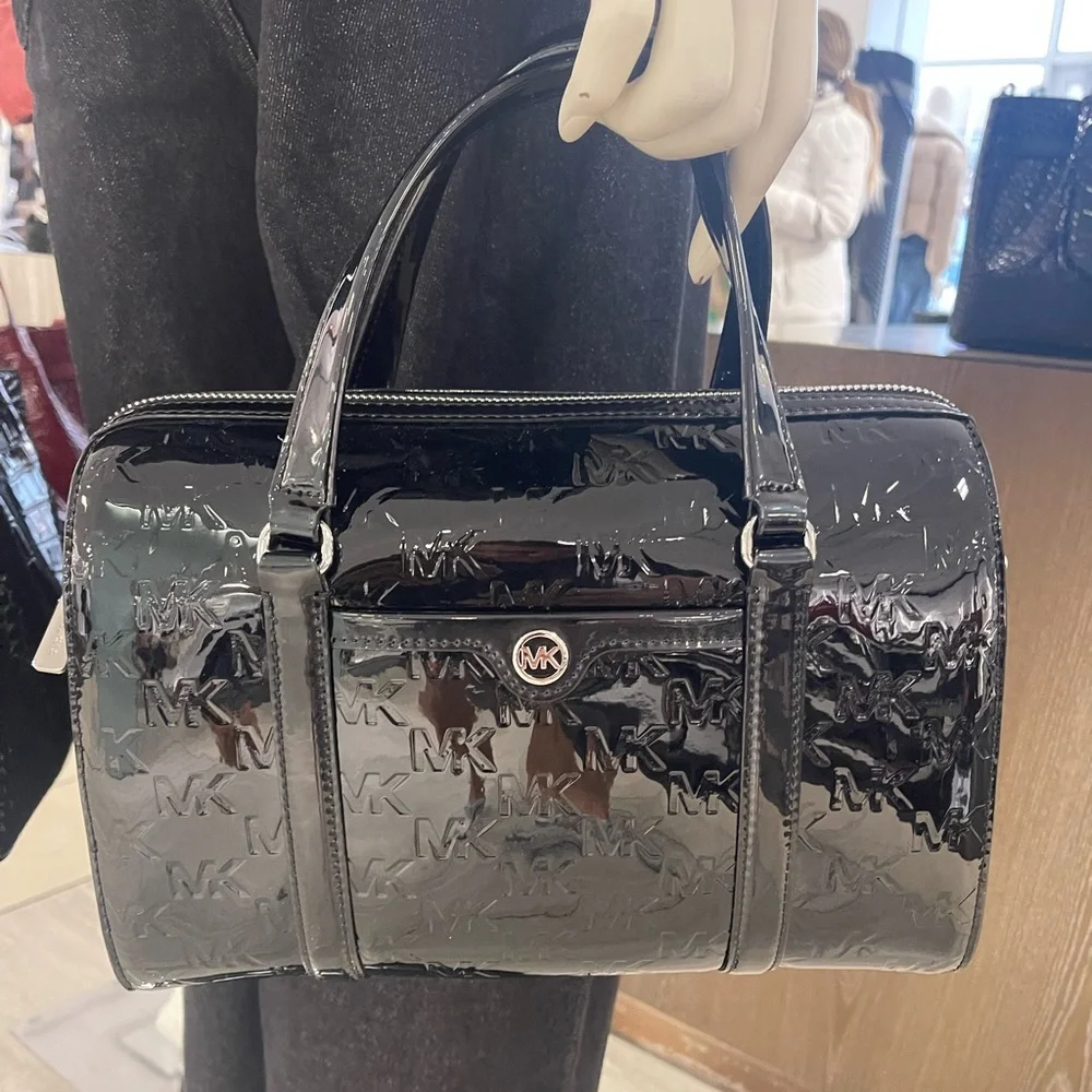 MICHAEL KORS Jet Set Medium Patent Logo Debossed Duffel Crossbody Bag
Black
NWT - Picture 5 of 16